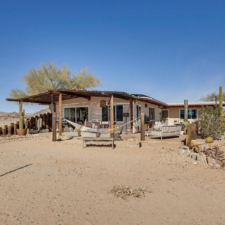 Twentynine Palms Desert Oasis With Pool And Hot Tub! Villa Bagian luar foto