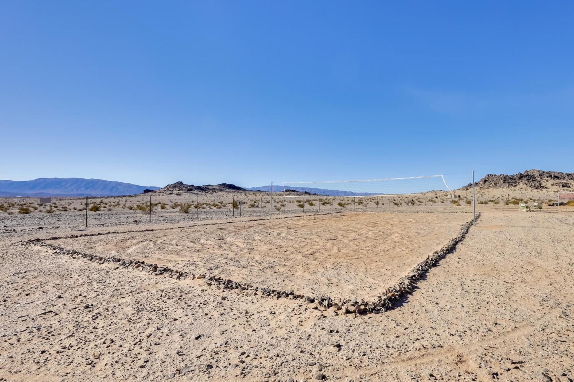 Twentynine Palms Desert Oasis With Pool And Hot Tub! Villa Bagian luar foto