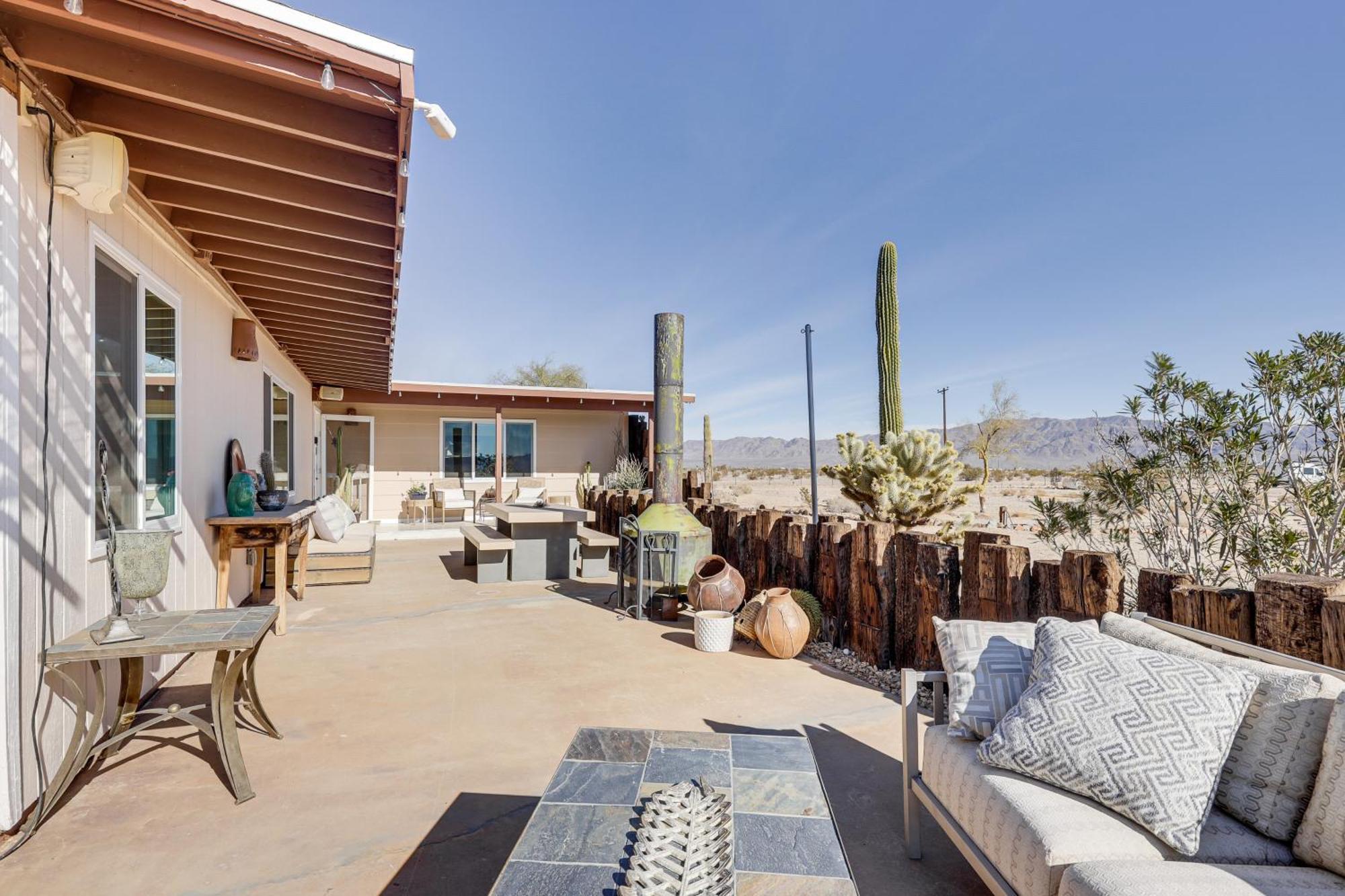 Twentynine Palms Desert Oasis With Pool And Hot Tub! Villa Bagian luar foto